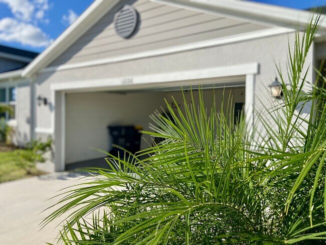 Foto del edificio - Holiday Special!! 4 Bedroom, 2 Bath Single Family Home in Tivoli Reserve!
