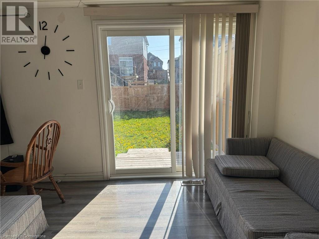 Photo principale - 64 Renfrew St
