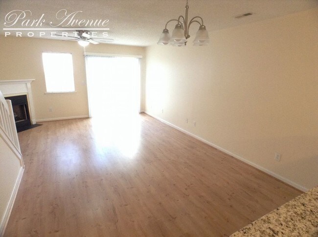 Foto del edificio - 12723 Mosby Ln