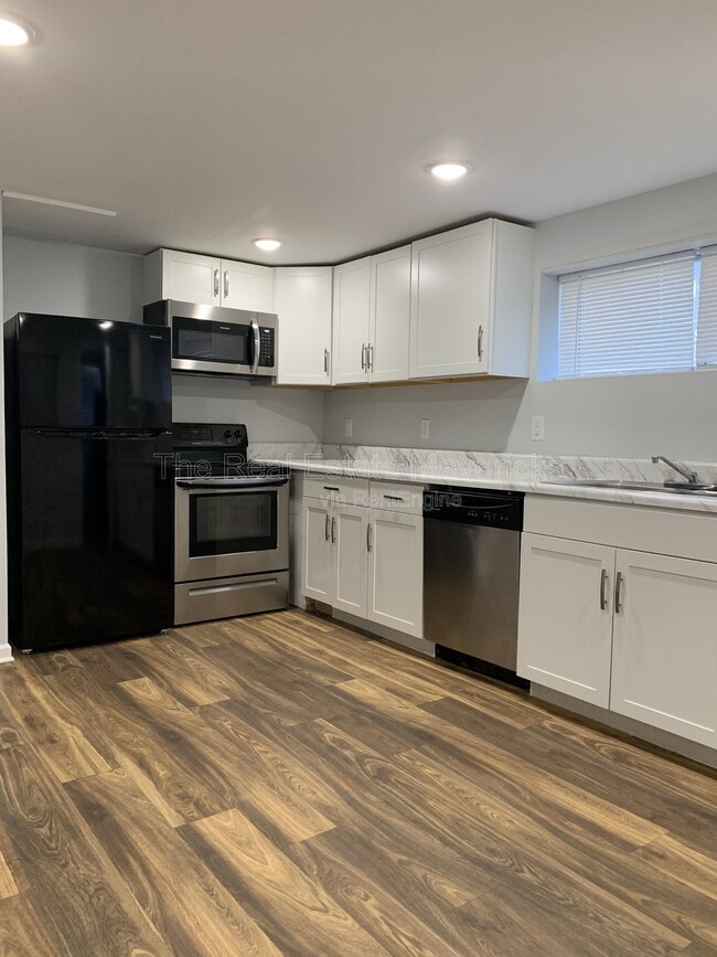 Photo - 409 Longview Dr Townhome