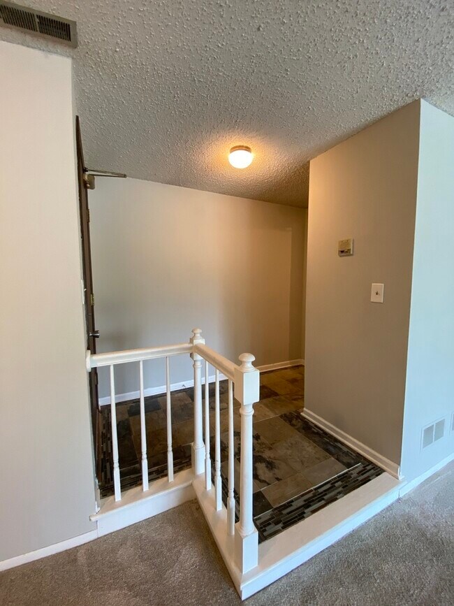 Building Photo - 5S575 Paxton Dr