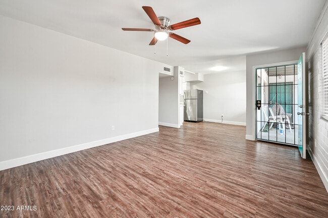 Building Photo - 1518 W Colter St