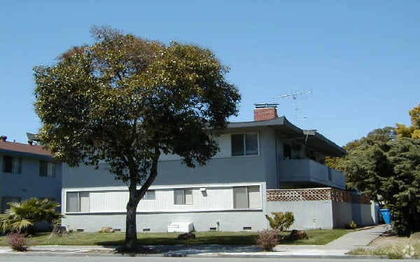 Building Photo - 775 E Duane Ave