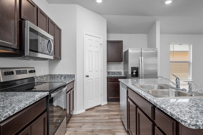 Building Photo - 1203 Eaton Dr