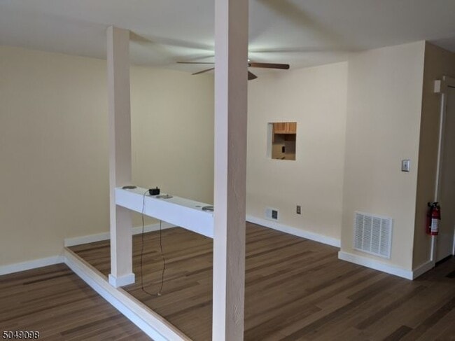 Building Photo - 267 Riva Dr