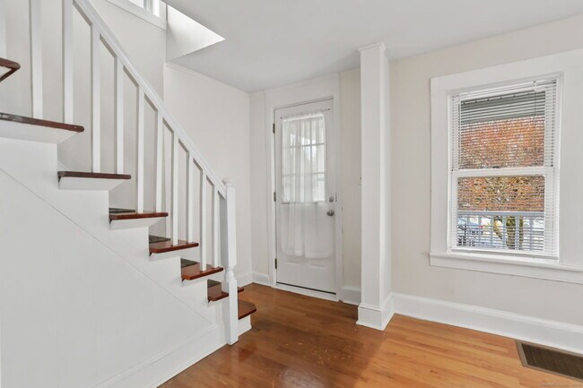 Building Photo - 8 3rd St