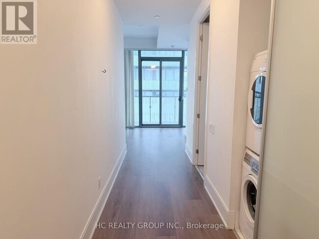 Photo du bâtiment - 50 Charles St E