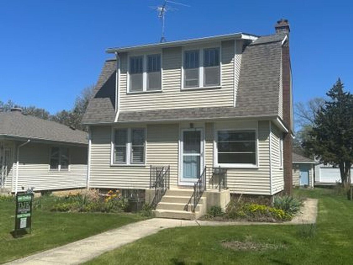 Primary Photo - Coming Soon--Great House in a great location!