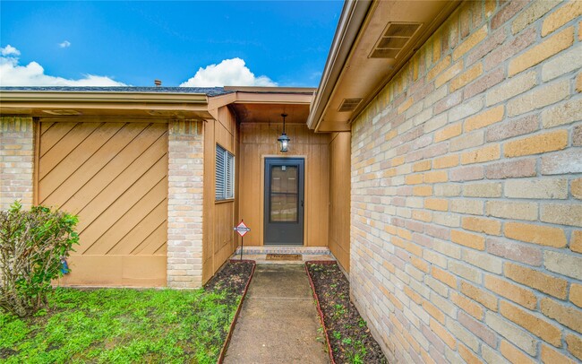 Foto del edificio - 1911 Ripple Creek Dr