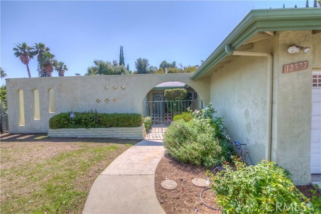 Foto del edificio - 12577 Byron Ave