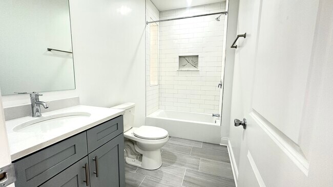 Foto del edificio - 4450 Sheridan Park Apartments