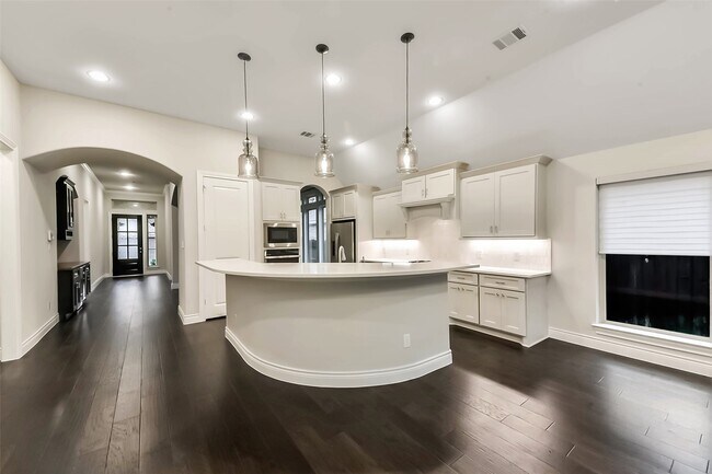 Building Photo - 21825 Enchanted Rock Dr N