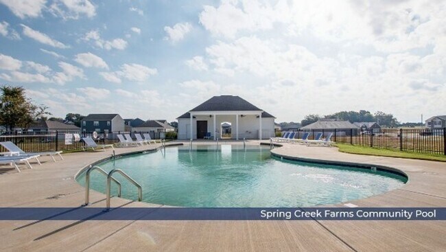 Foto del edificio - 4-Bedroom w/ Open Layout & Community Perks