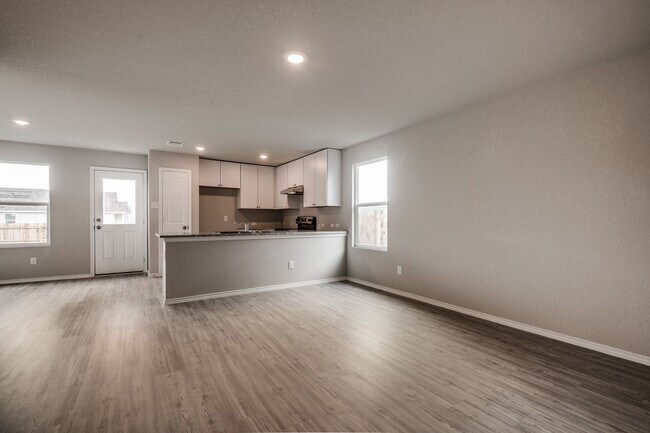 Foto del edificio - Charming Home Awaits: Spacious & Modern Living in a Prime Location