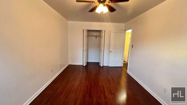 Foto del edificio - 405 Halsey St
