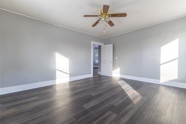 Building Photo - 44 Olive St