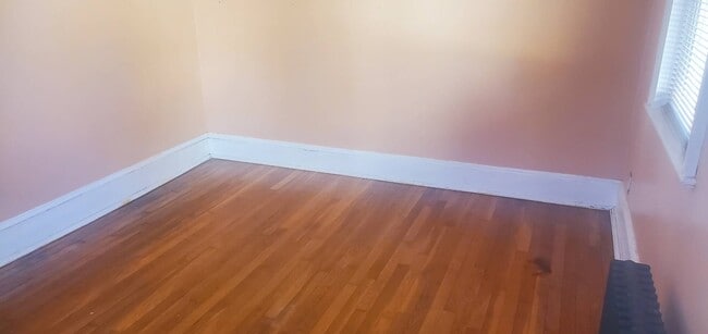 Building Photo - 31 Thurman St