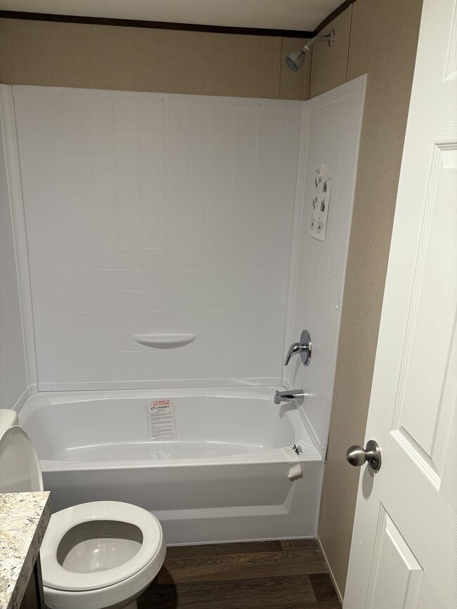 Foto del edificio - 7214 Comstock Cove