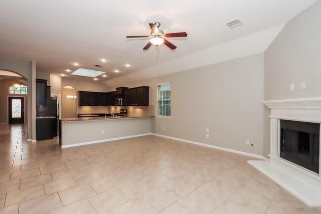 Foto del edificio - 5518 Glenfield Spring Ln