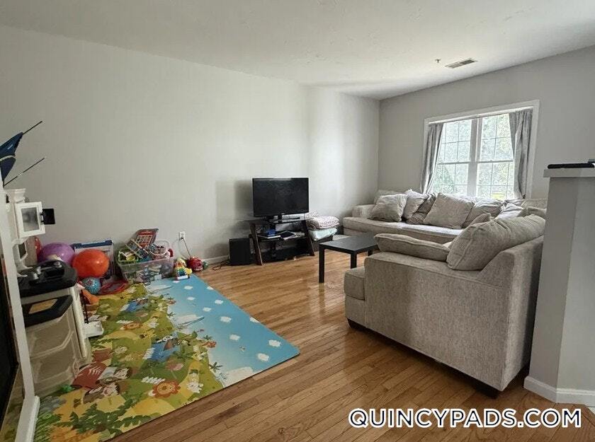 Primary Photo - 37 Village Dr