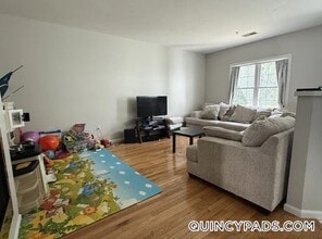 Building Photo - 37 Village Dr