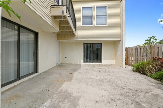 Photo - 1606 Shaker Cir Townhome