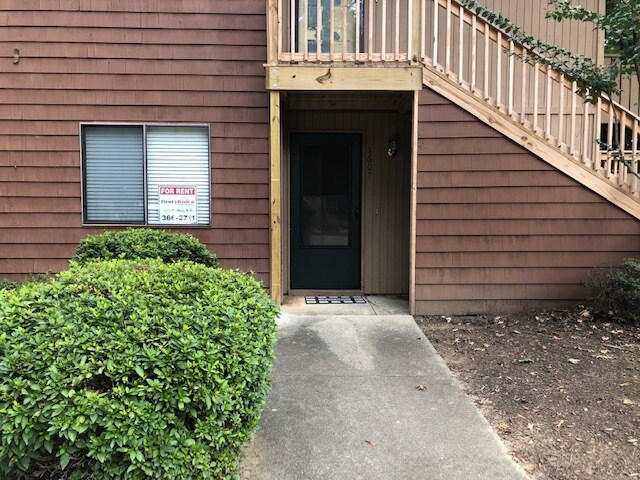 Primary Photo - 1607 Cedarview Ct