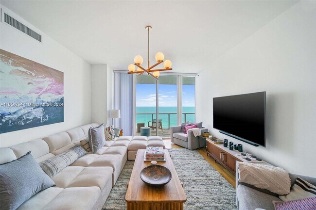 Foto del edificio - 100 South Pointe Dr