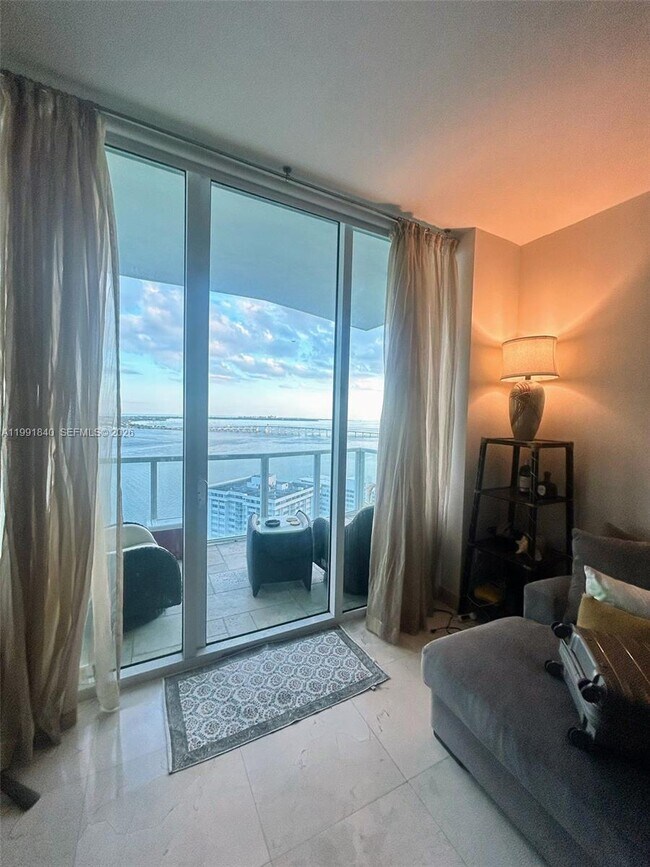 Foto del edificio - 218 SE 14th St