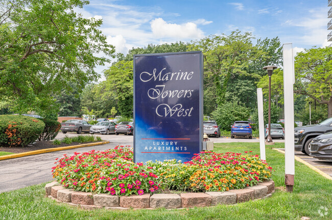 Building Photo - Marine Towers West