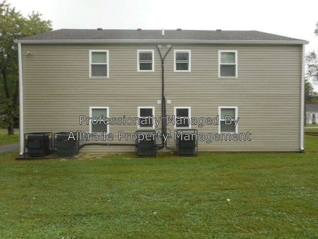 Building Photo - 1745 Sonne Ave