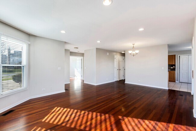 Building Photo - 316 Satinwood Terrace