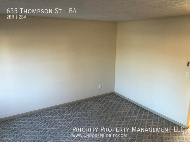 Building Photo - 635 Thompson St