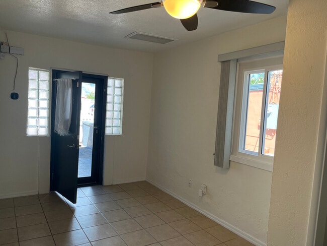 Building Photo - 3558 E Cody St