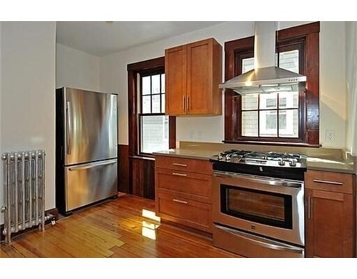 Foto del edificio - 303 Hyde Park Ave
