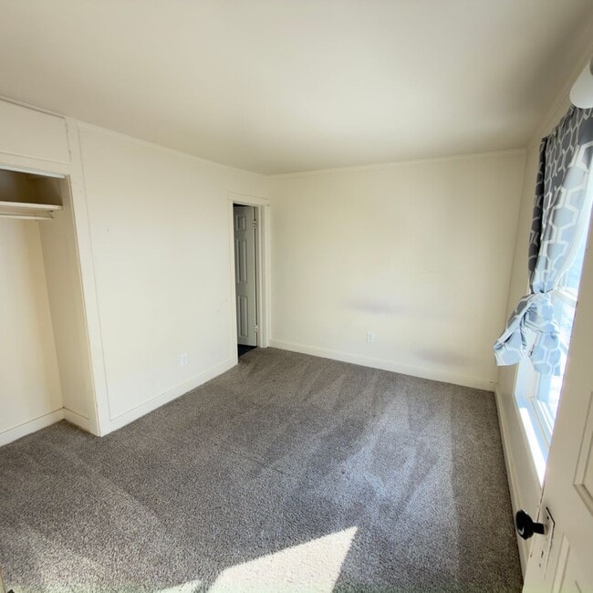 Building Photo - 44 Brown St SW