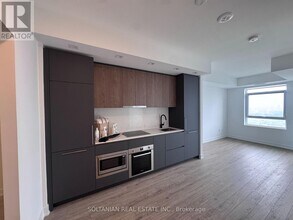 Building Photo - 609 Sherbourne St