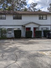 Building Photo - 4123 SW 15 Pl
