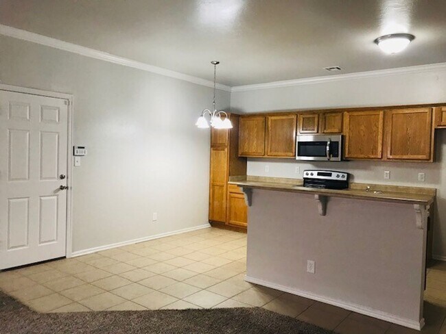 Building Photo - Open House Wednesday, May 15th from 4:40 t...