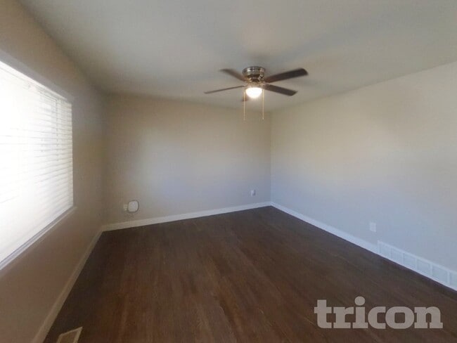 Foto del edificio - 258 Vehr Dr