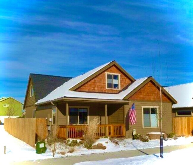 Foto del edificio - Custom 3-Bedroom Bungalow in Sisters!