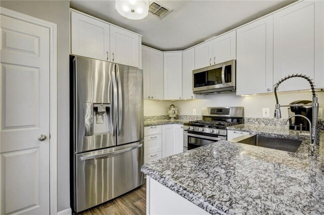 Building Photo - 9718 Curlew Dr