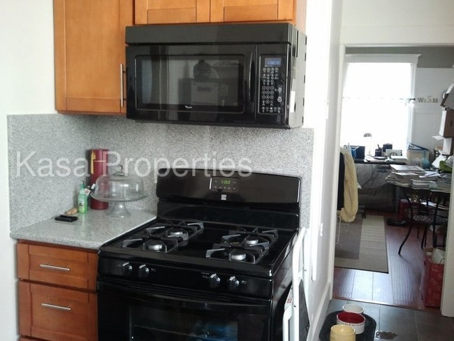 Building Photo - Unique 2 Bedroom AVL 12/1