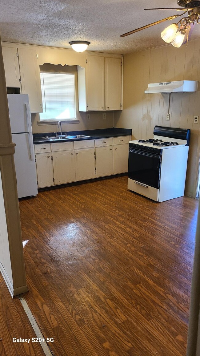 Foto del edificio - 2017 Winona Ave