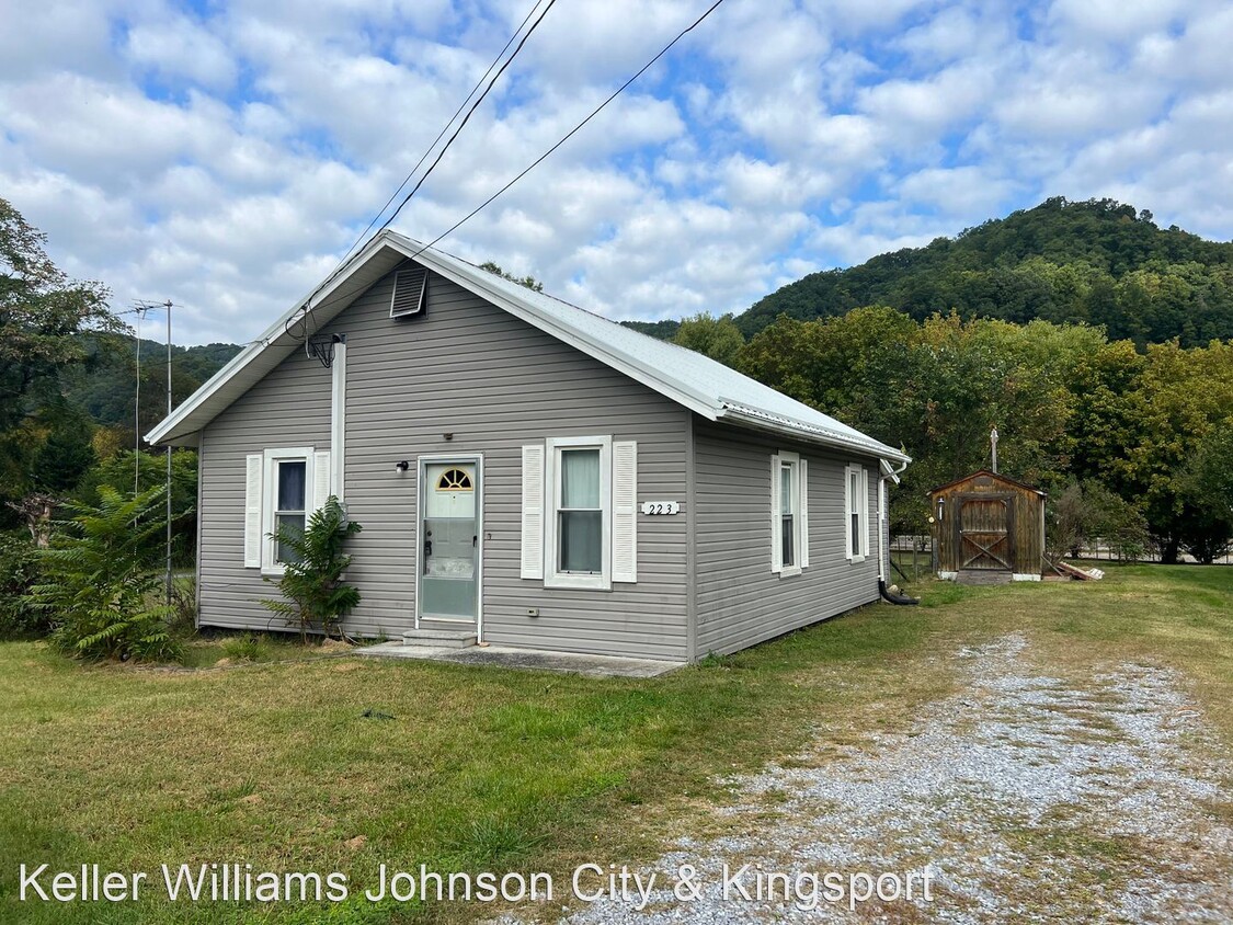 2 br, 1 bath House - 223 Old Fishery Rd. - 2 br, 1 bath House - 223 Old Fishery  Rd.