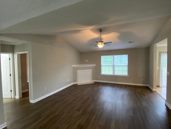 Building Photo - Fantastic Cul-De-Sac Location!