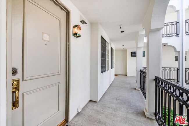 Foto del edificio - 10630 Eastborne Ave