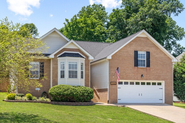 Building Photo - 1542 Autumn Dr