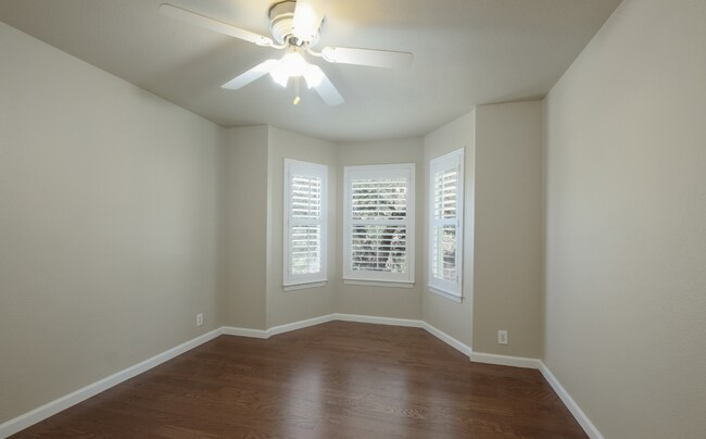 Foto del edificio - 1410 Canyon Brook