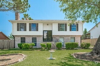 Building Photo - 413 E Castle Harbour Dr